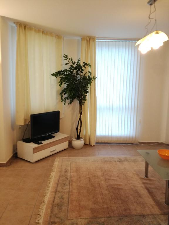 Luxury Breeze Apartment Pantai Sunny Bagian luar foto