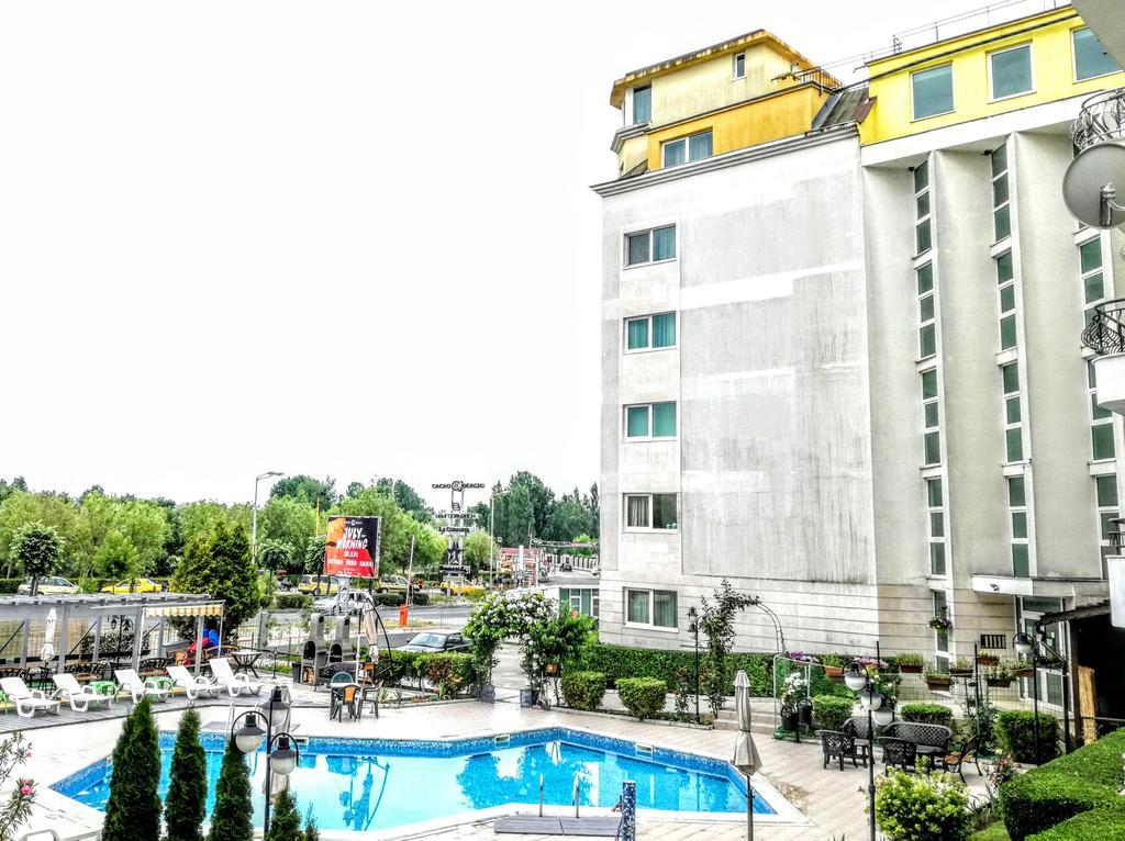 Luxury Breeze Apartment Pantai Sunny Bagian luar foto
