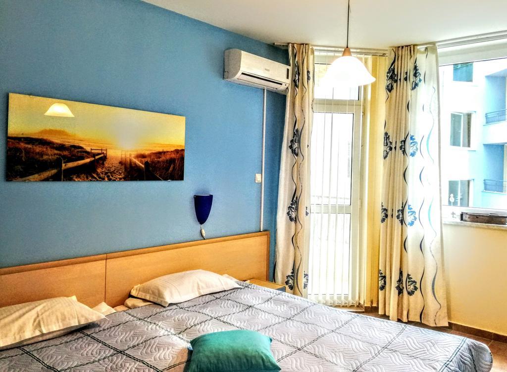 Luxury Breeze Apartment Pantai Sunny Bagian luar foto